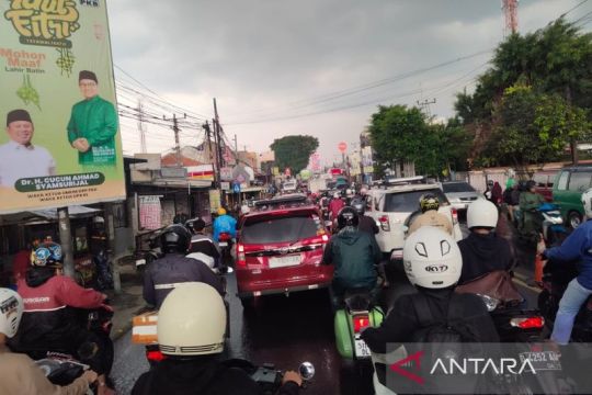 Nagreg Mulai Padat! 16 Ribu Kendaraan Serbu Jalur Selatan Menuju Garut-Tasik