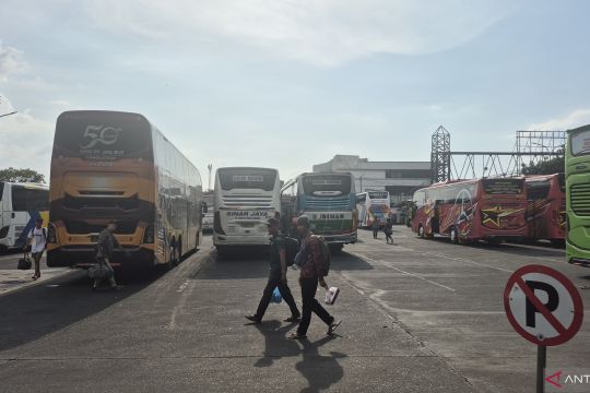 Terminal Cicaheum Bandung memprediksi puncak arus mudik pada H-2 Lebaran