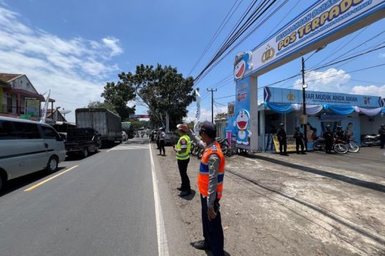 Limbangan-Malangbong Padat! Polisi Berkali-kali Berlakukan One Way Arah Tasik