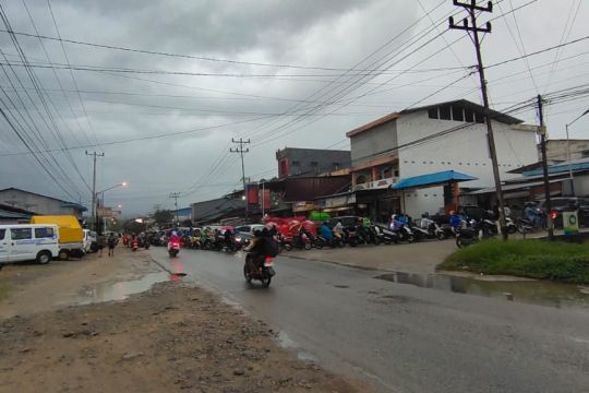 Kapolres Bengkayangimbau warga tidak panik karena stok BBM aman