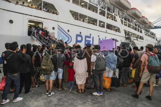 Pemudik tujuan Bitung-Sulut membludak di Pelabuhan Ternate