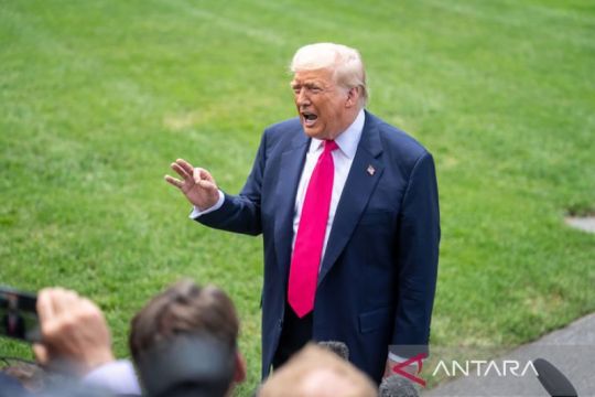 Trump klaim bisa hancurkan Iran dalam semalam