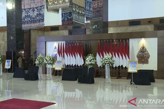 Tiba di Tanah Air, jenazah tiga prajurit TNI yang gugur di Lebanon disambut Presiden Prabowo