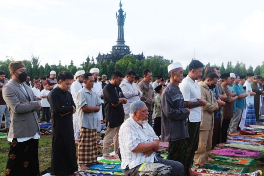 IDUL FITRI DI DENPASAR, KHATIB GAUNGKAN MODERASI BERAGAMA