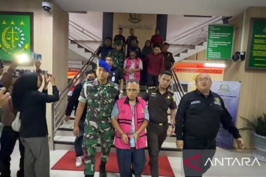 Kejaksaan tinggi Jambi tahan tersangka korupsi pengadaan tanah jalan pelabuhan