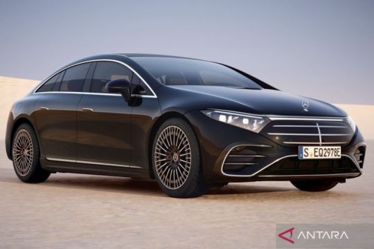 Mercedes-Benz EQS 2026 diklaim punya jangkauan elektrik 925 km
