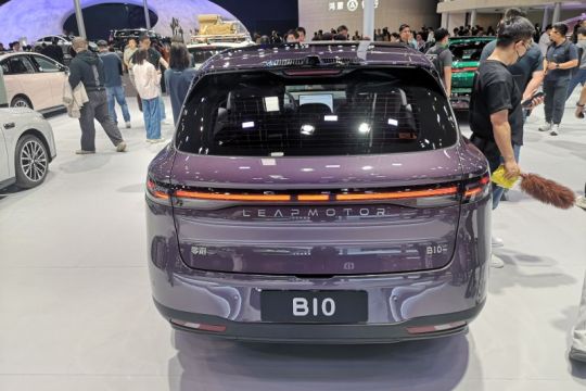 Intip spesifikasi Leapmotor B10 yang punya roda belakang lebih tebal