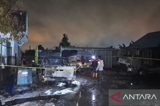 Gudang minyak di Kota Baru Jambi habis lalap si jago merah