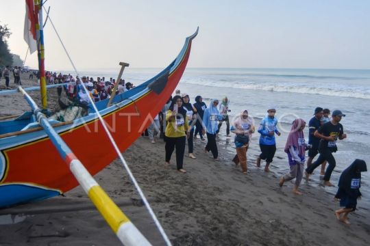 Barefoot running di Padang Pariaman