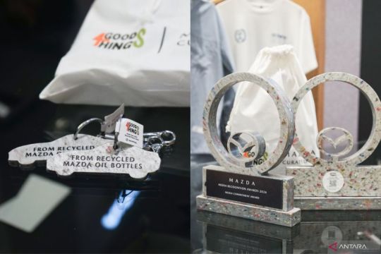 Produk hasil daur ulang botol oli dipamerkan di ajang GIIAS 2026