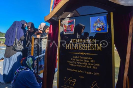 Peresmian jembatan Hildesheim di Padang