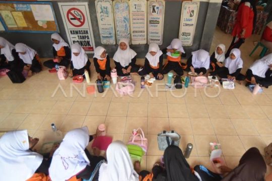 Pemenuhan nutrisi bagi siswa SD di Padang Pariaman