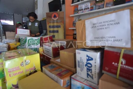 Pengumpulan bantuan rendang untuk NTT