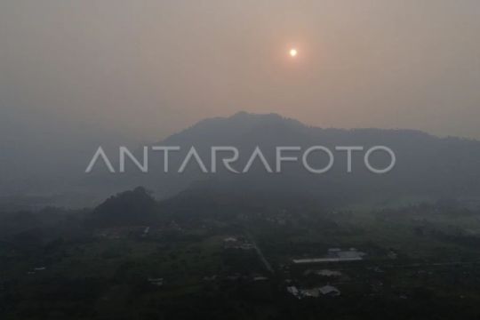 Kabut asap pekat di Sumatera Barat