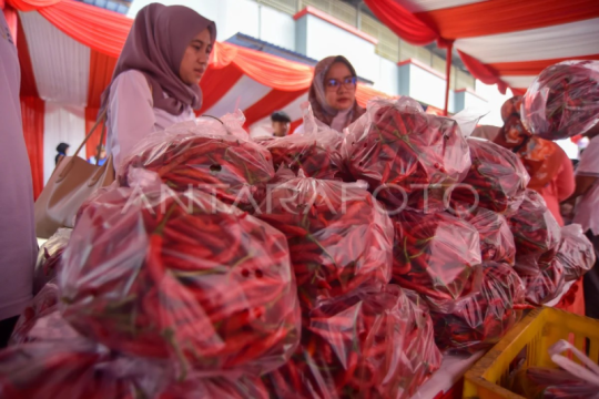 Gerakan pangan murah di Padang