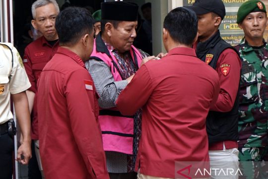 Sidang dakwaan mantan Gubernur Lampung Arinal