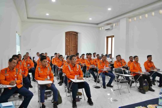 KAI Daop 7 Madiun tingkatkan kompetensi puluhan petugas jaga lintasan