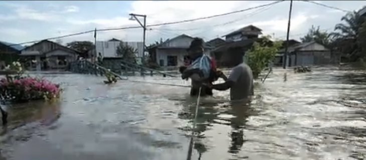 Banjir di Samarinda meluas, sejumlah akses jalan lumpuh total