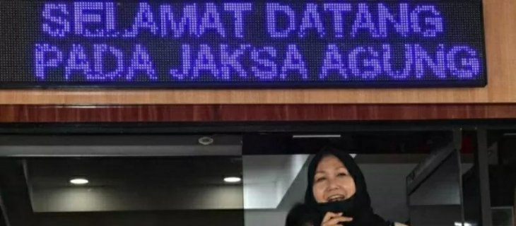 Kemarin, Anita Kolopaking ditahan hingga pelibatan TNI tangani teroris