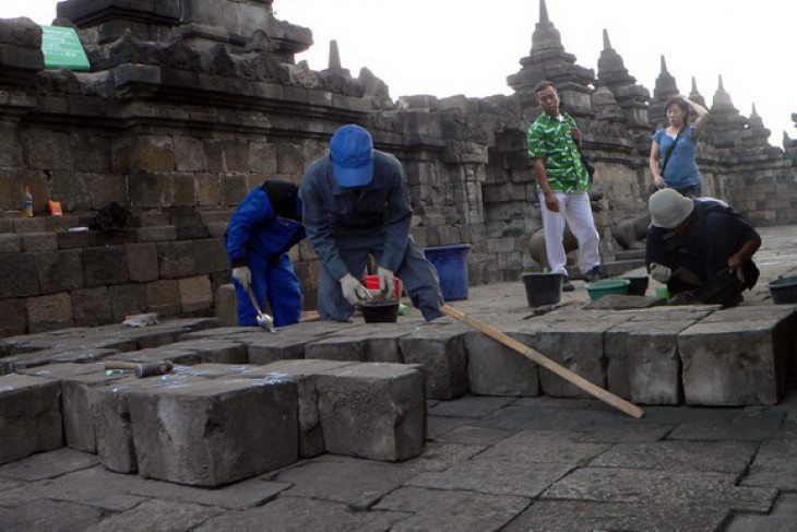 Borobudur temple conservation hangs in balance following volcanic ashes