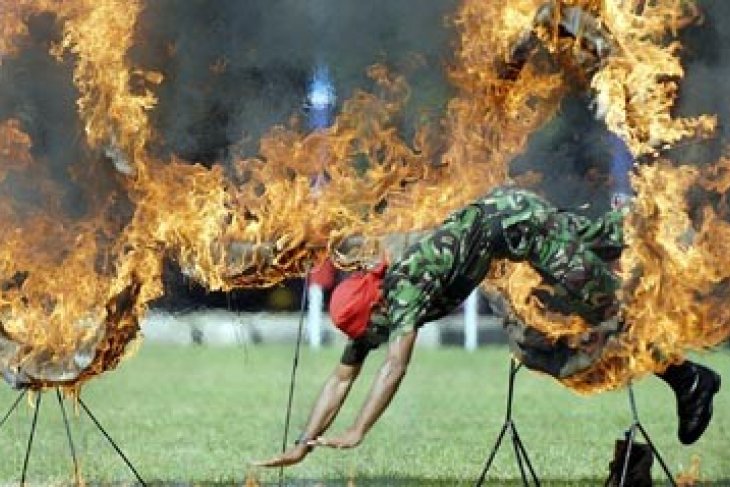 ATRAKSI PRAJURIT TNI