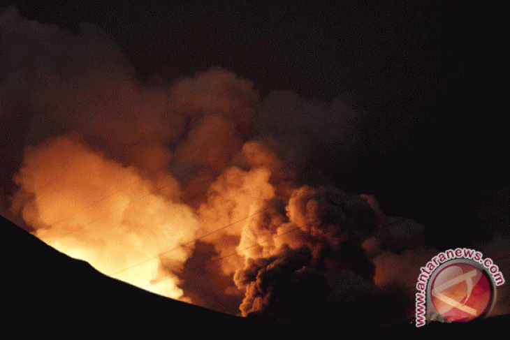 Mt Lokon eruptions force schools to suspend classes