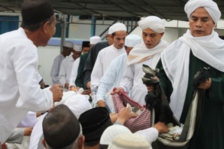 TRADISI MASJID KANAS