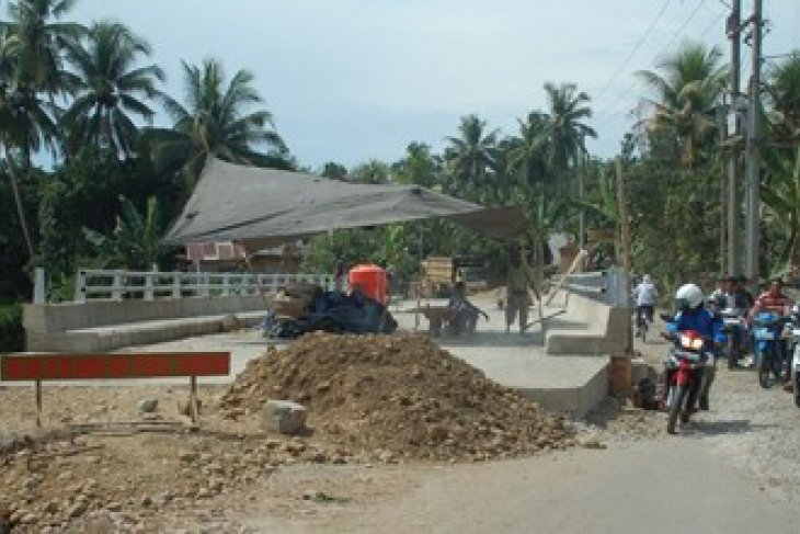 JEMBATAN LAMPIHONG DILANJUTKAN