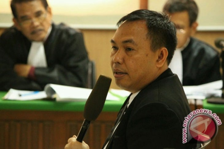 MA tolak PK Agusrin