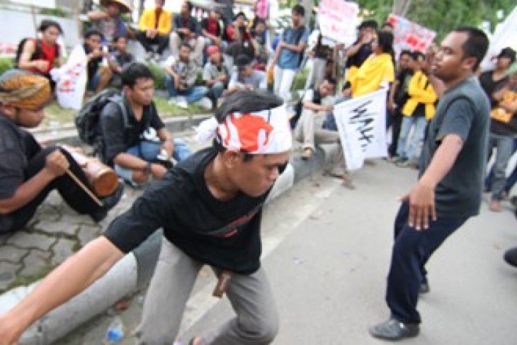 DEMO KEPRIHATINAN KONFLIK AGRARIA