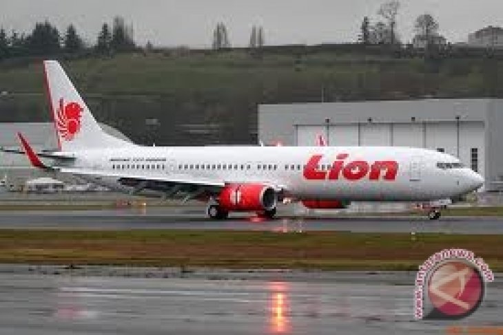 Pesawat Lion Air Tergelincir Masuk Laut di Bali