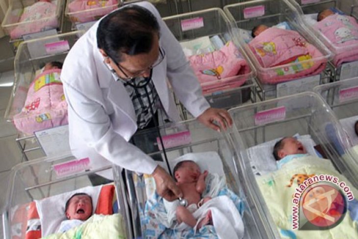 Satu bayi kembar tiga meninggal dunia