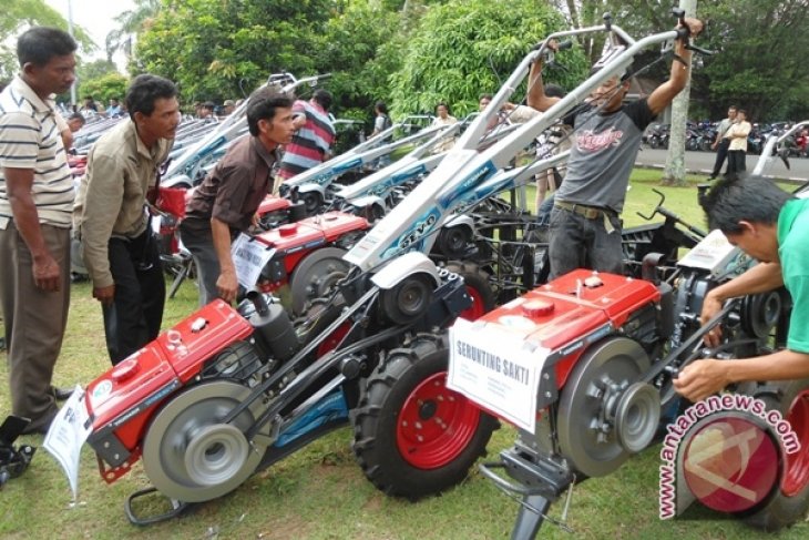 Kota Bengkulu dapat bantuan 18 traktor