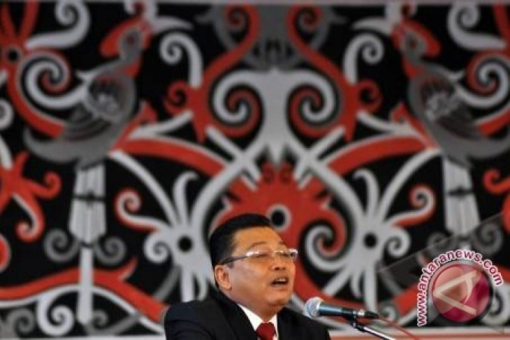 Ketua DAD Kalbar Minta Masalah Diputuskan Melalui Musyawarah Adat