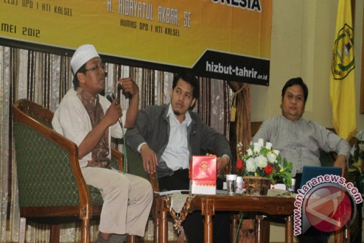 DISKUSI PUBLIK 