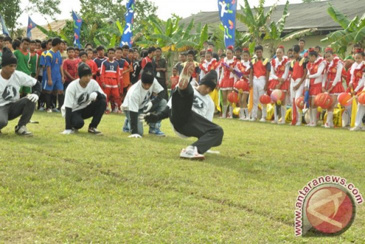 Atraksi Breakdance