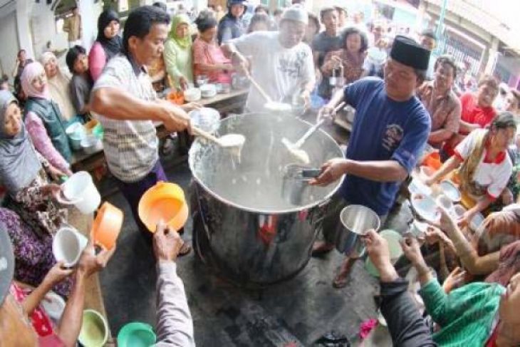 TRADISI BUBUR SAMIN