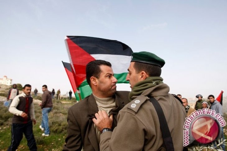 Tentara Israel Tembak Aktivis Palestina