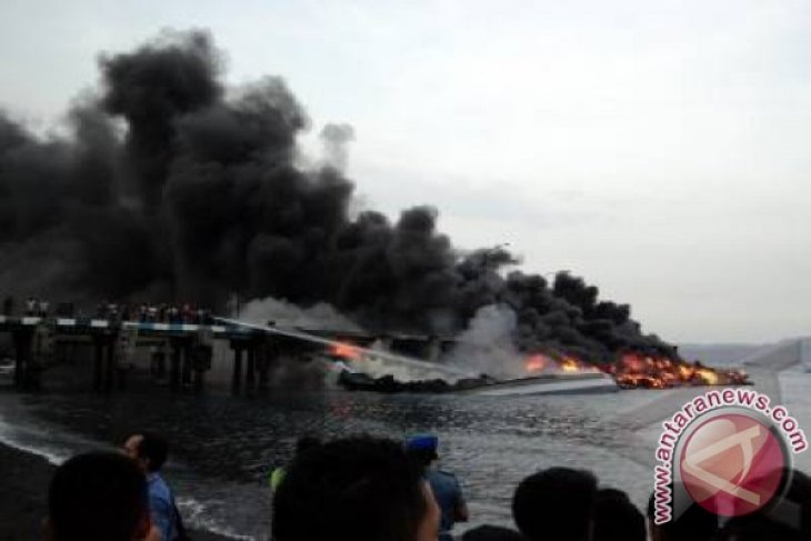 KRI Lewang Terbakar