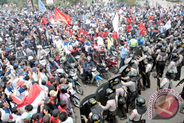 Labors urge government to meet seven-point demand
