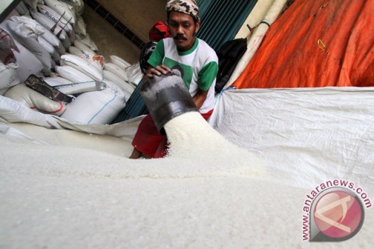 State logistics agency sees largest ever rice stocks in 2012
