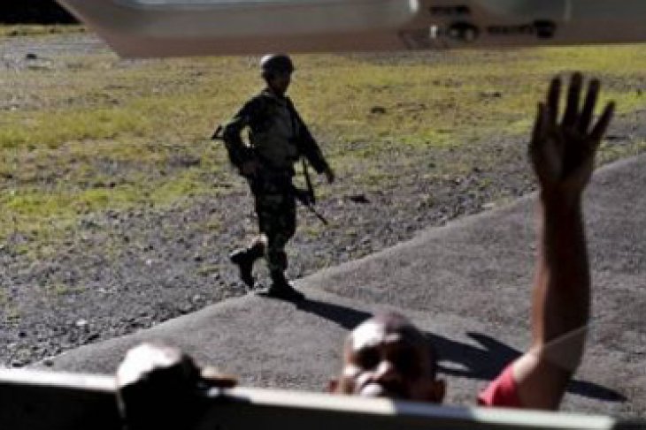 PENJAGAAN TNI DI PUNCAK JAYA