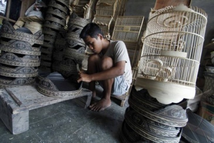 KERAJINAN SANGKAR BURUNG