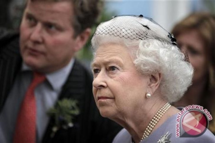 Ratu Elizabeth Harap Bayi Pangeran William Segera Lahir
