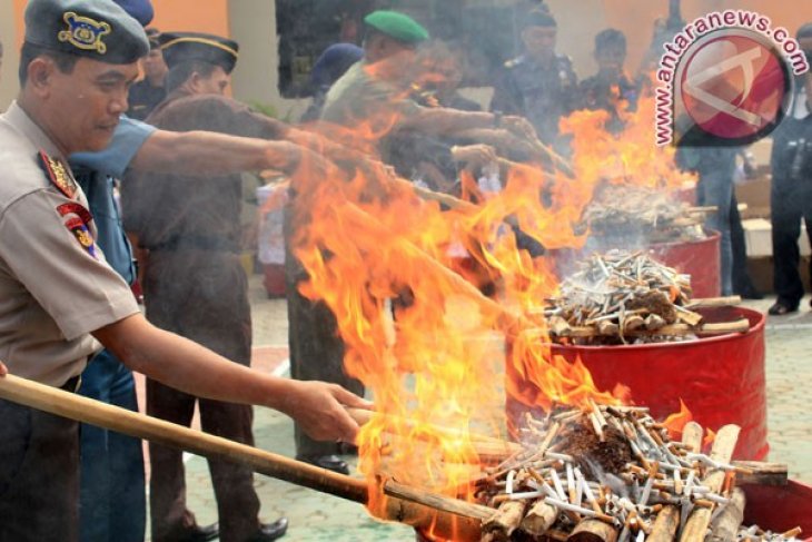 Pemusnahan Rokok Ilegal