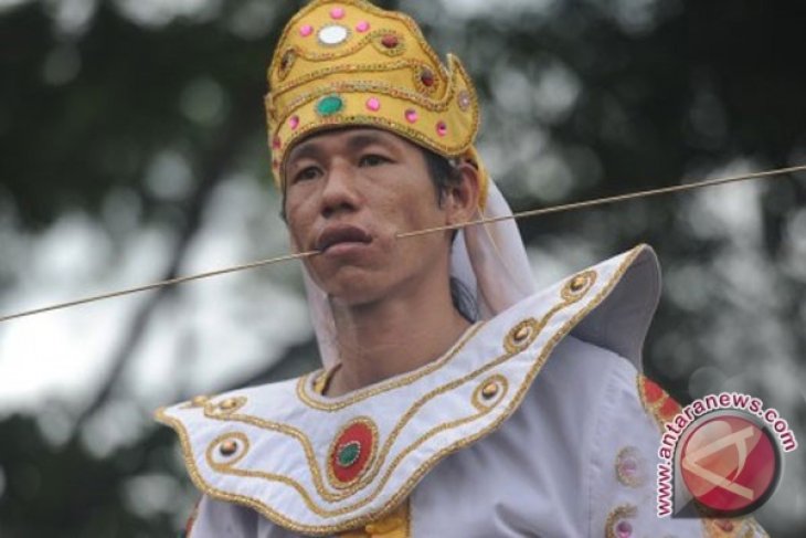Menparekraf Hadiri Cap Go Meh di Singkawang