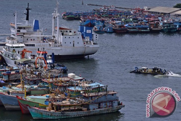 Minister asks waste regulation to be revised to avoid illegal imports