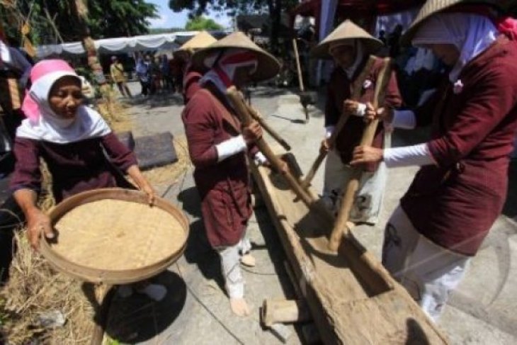 SRAWUNG SENI SEGARA GUNUNG