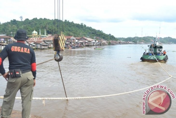 Pencarian Bangkai KM Karya Indah