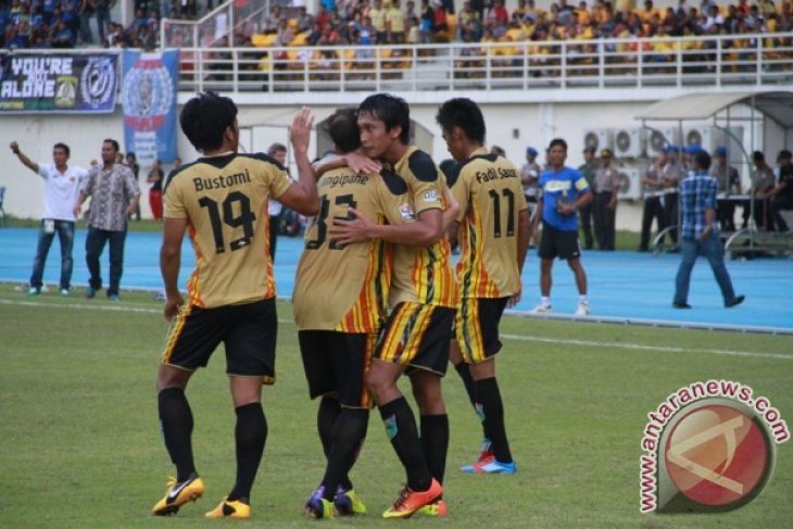 Mitra Kalahkan Persiba